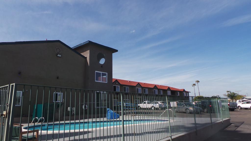 Super 8 By Wyndham San Diego/Imperial Beach Exterior foto