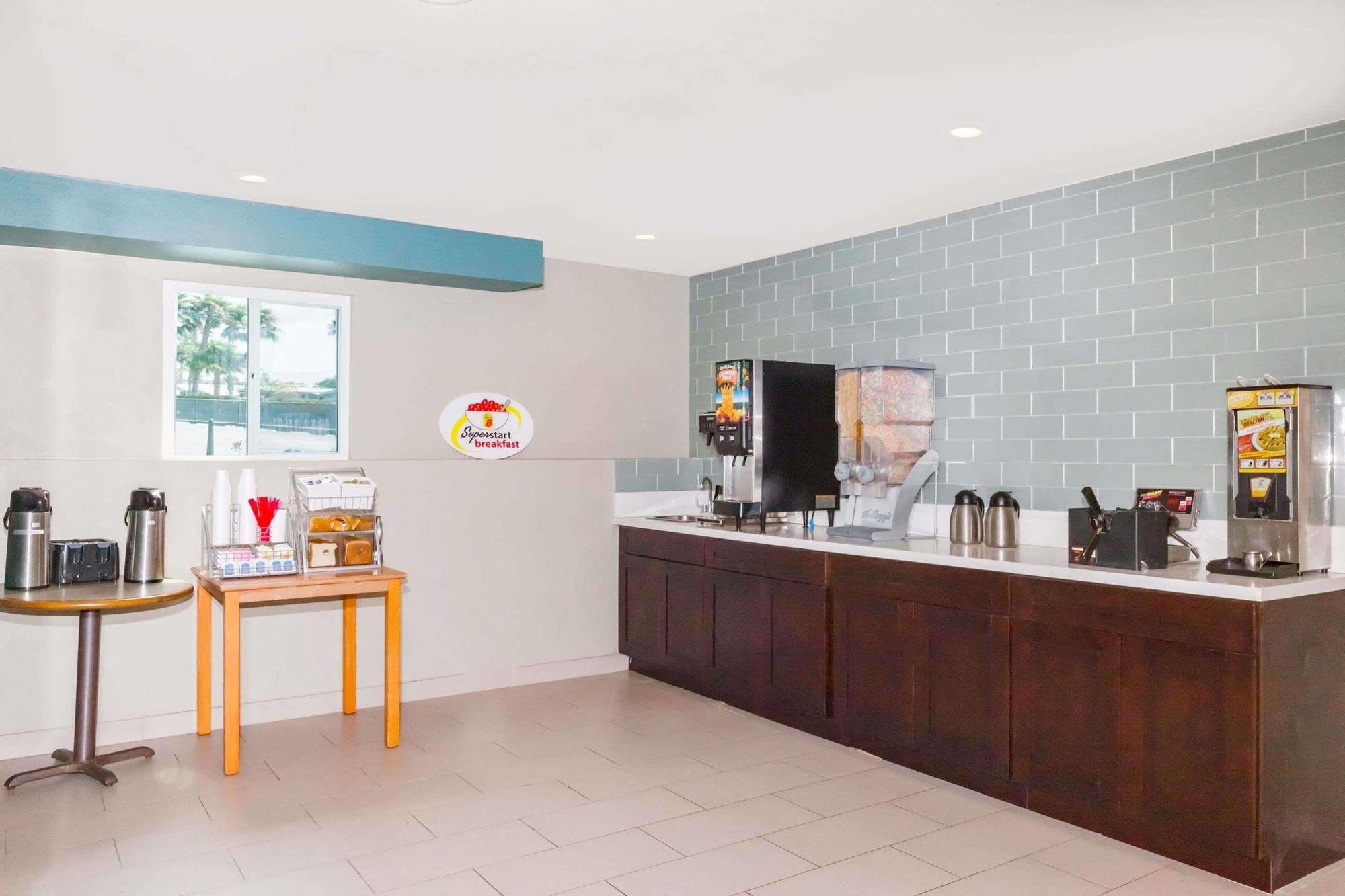 Super 8 By Wyndham San Diego/Imperial Beach Exterior foto
