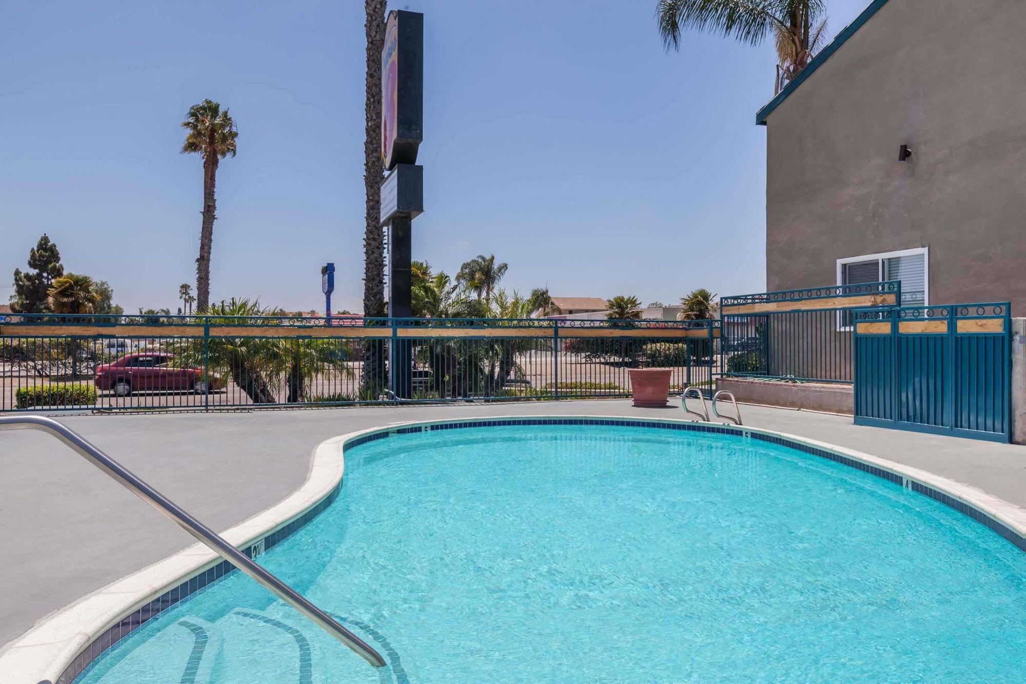 Super 8 By Wyndham San Diego/Imperial Beach Exterior foto